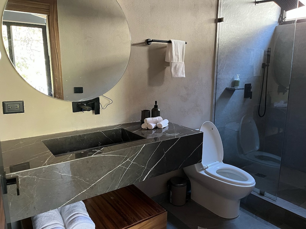 Serenzzo Hotel & Cuisine 50/50