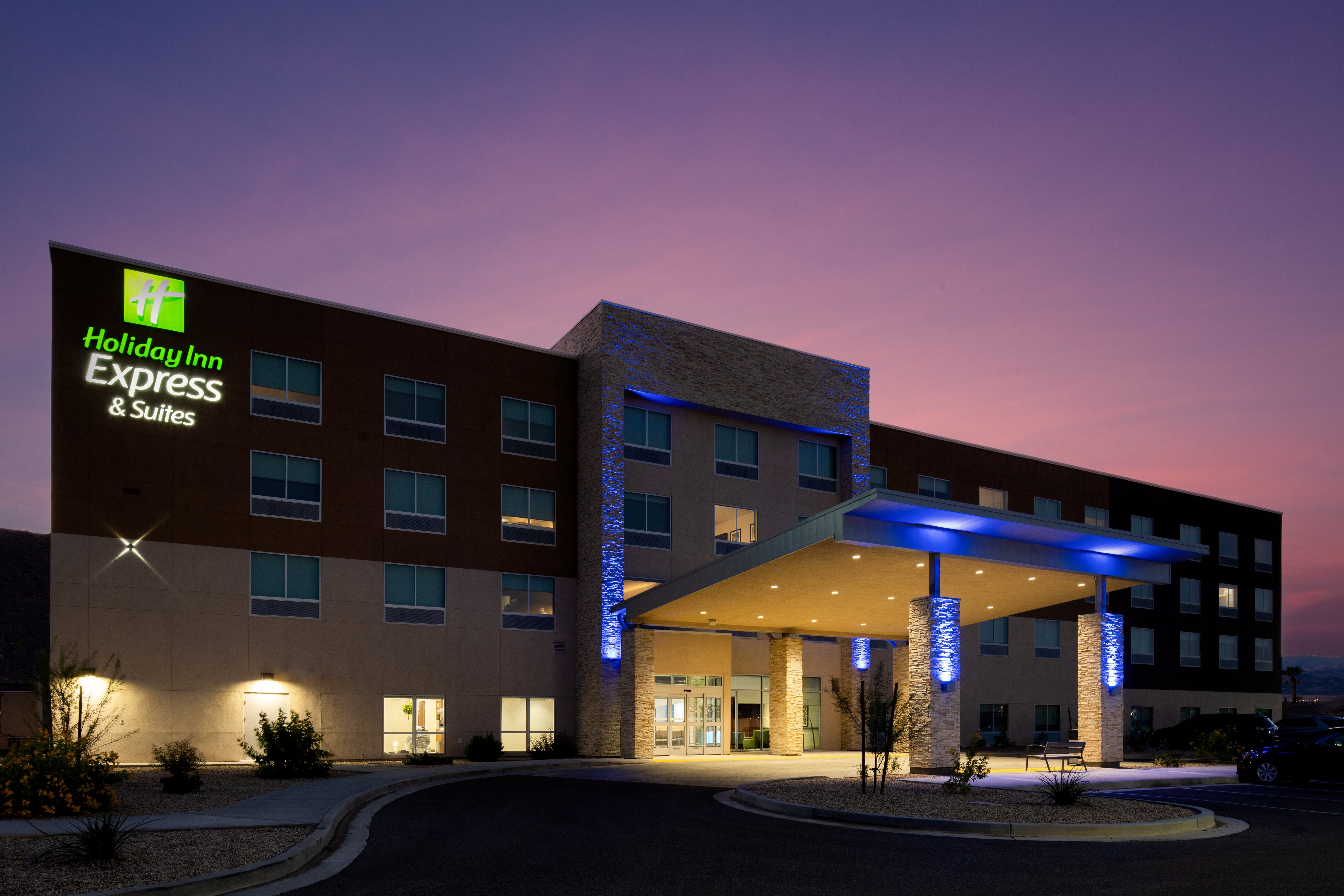 Holiday Inn Express & Suites - Bullhead City, an IHG Hote 2/51