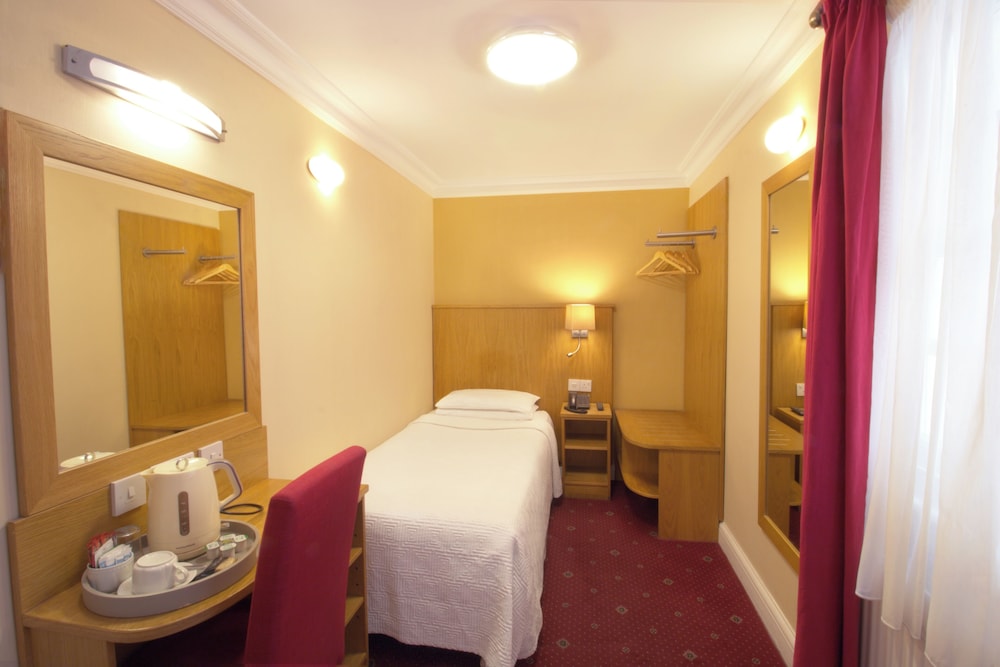 Balmoral House Hotel 24/32