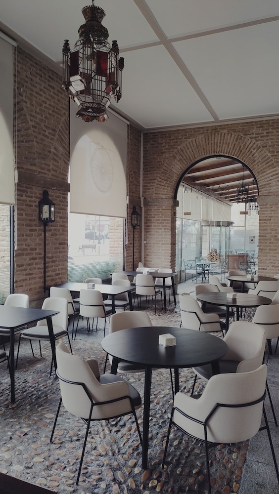 Maria Cristina Hotel 63/72