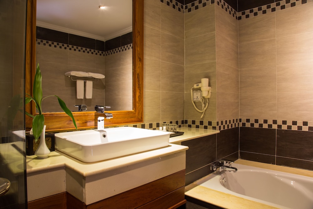 Glorious Hotel and Spa 49/50
