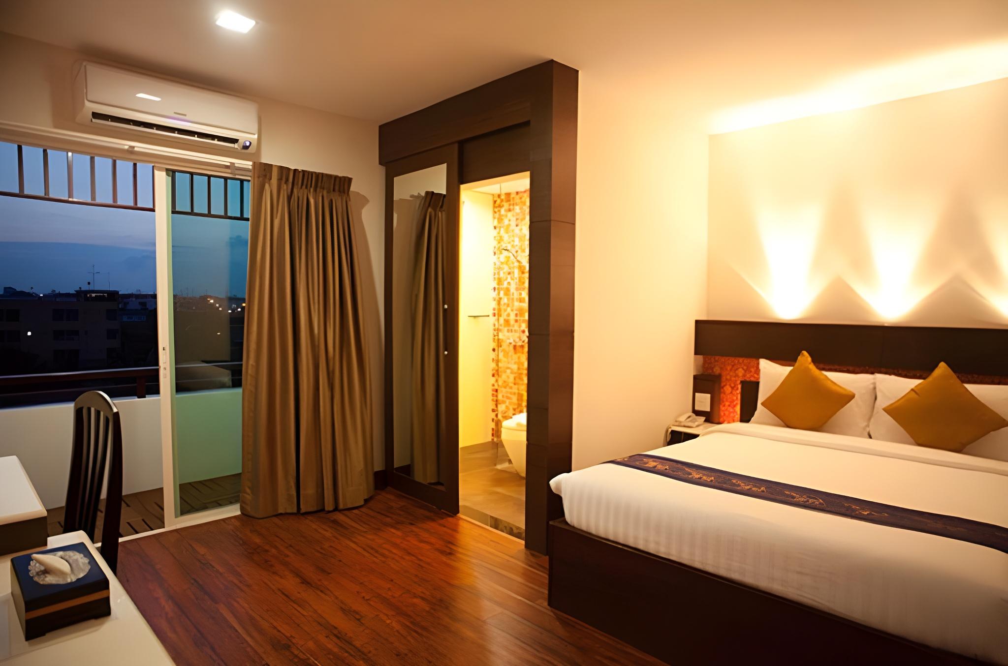 Studio, Queen Bed, No Balcony
