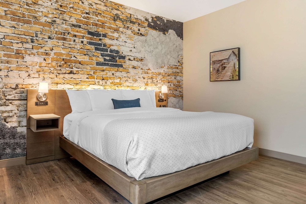 Cambria Hotel Fort Mill 17/50
