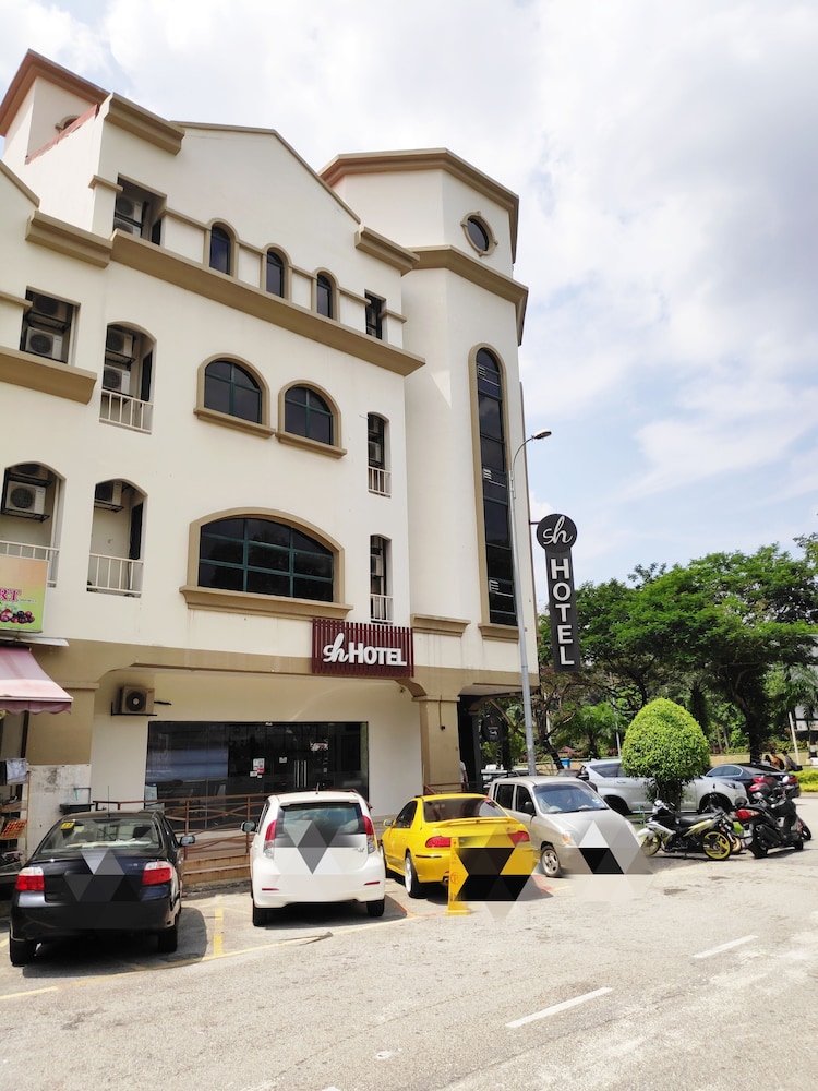 SH Hotel Kota Damansara 40/50