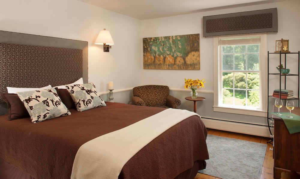 The Inn at Round Barn Farm 49/70