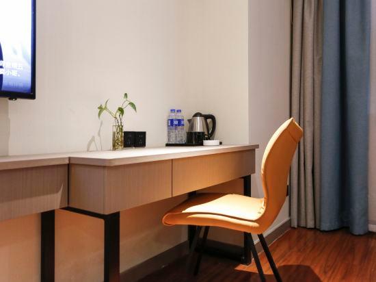 Home Inn Ningbo Tianyi Plaza Center 46/51