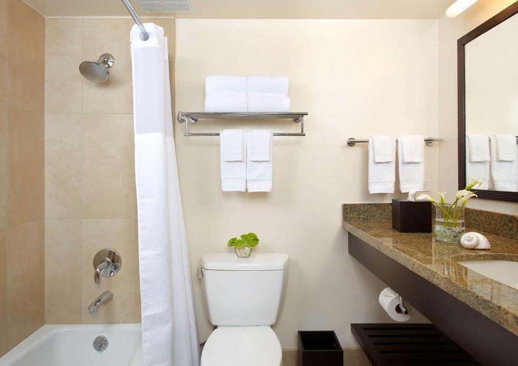 غرفة قياسية بسرير مزدوج، Park Shore Waikiki 2/3