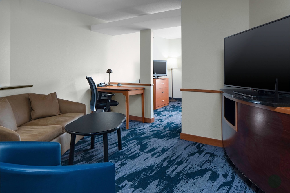 Fairfield Inn And Suites By Marriott Jefferson City 30/41