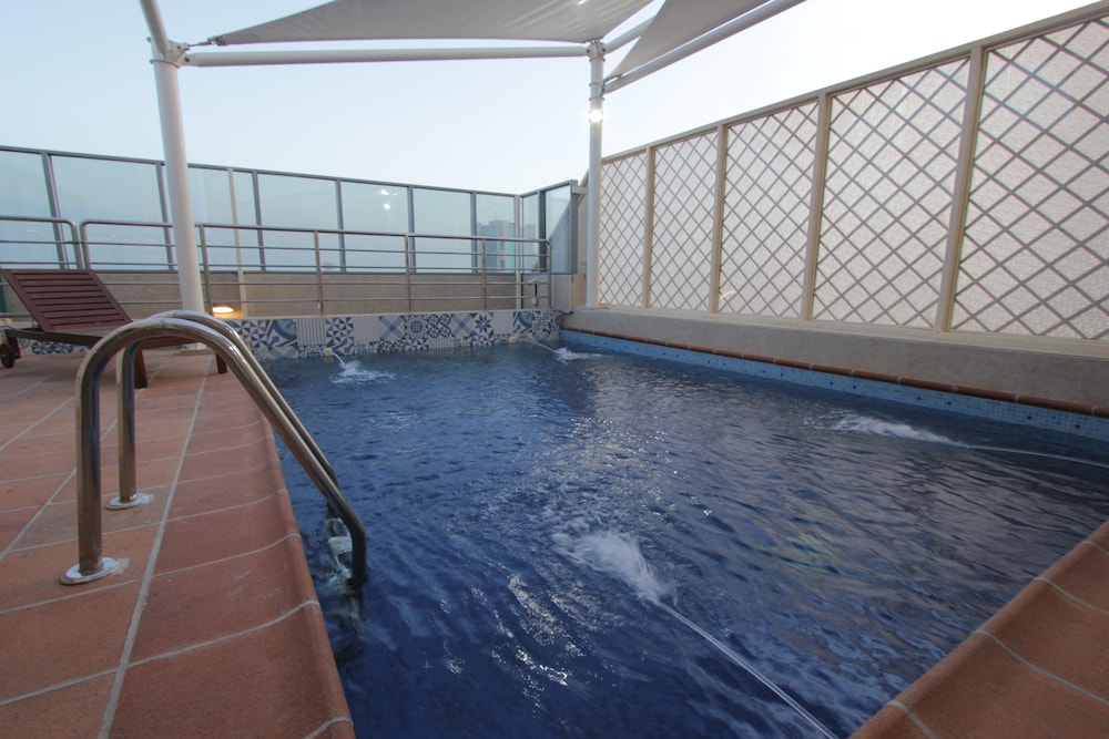 تاج جدة للشقق الفندقية(Taj Jeddah Hotel Apartment) 25/50