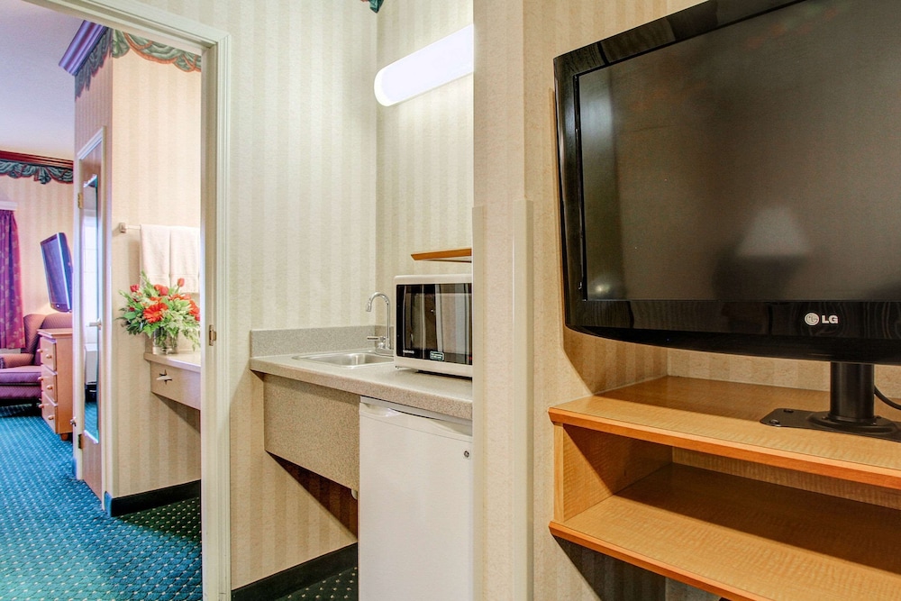 Clarion Suites Anchorage Downtown 11/45