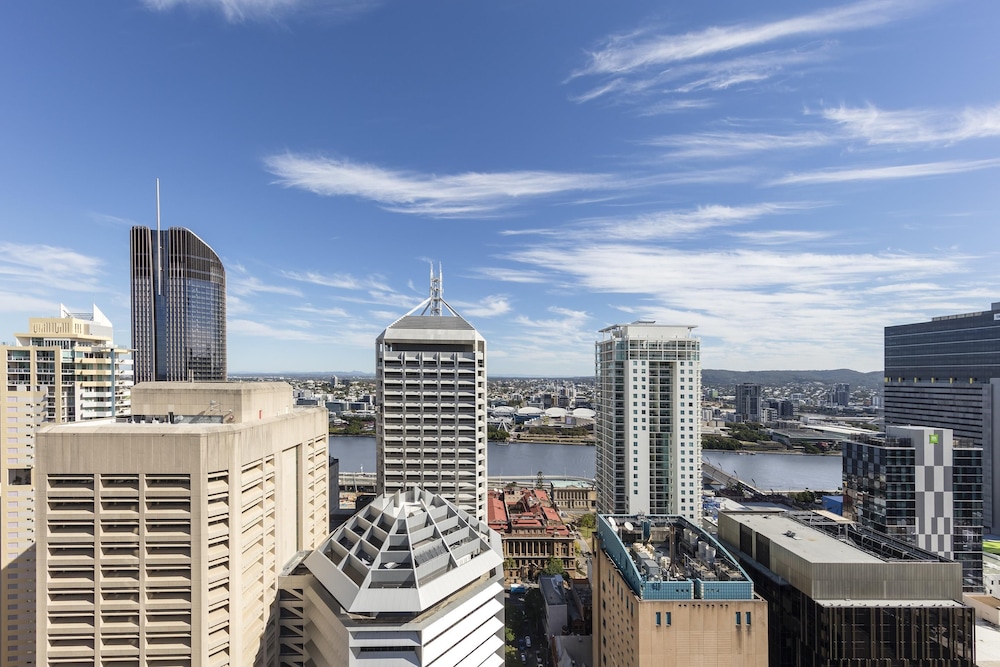 Oaks Brisbane Festival Suites 2/49