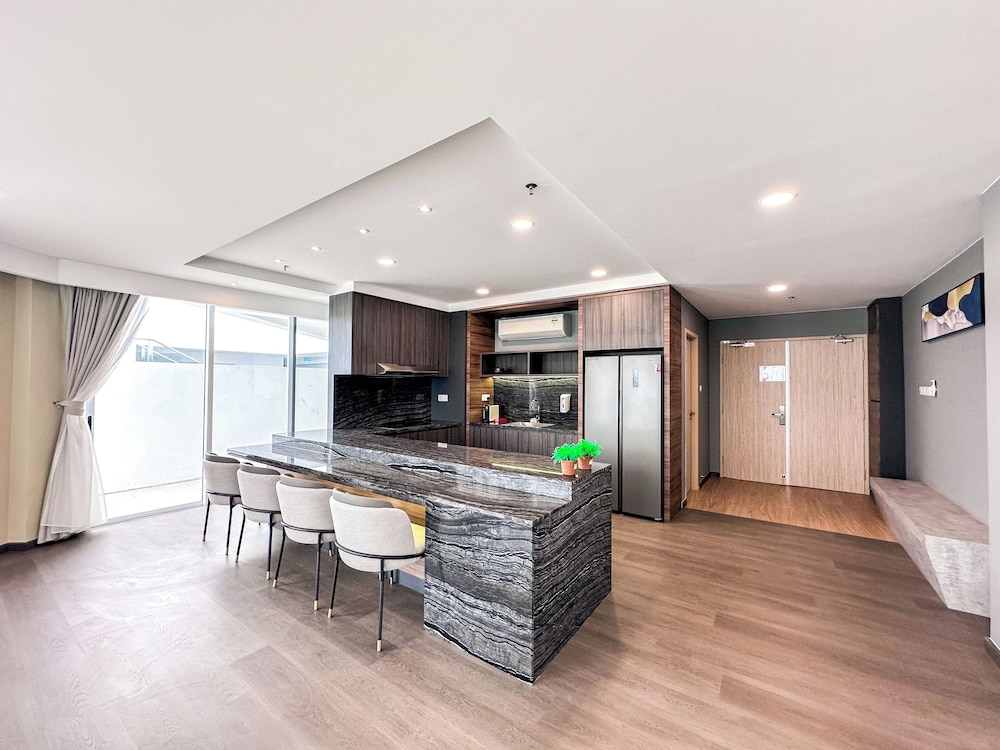 Deco Home @Aru Suites 7/50