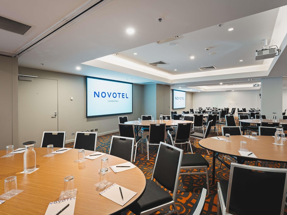 Novotel Canberra 69/72