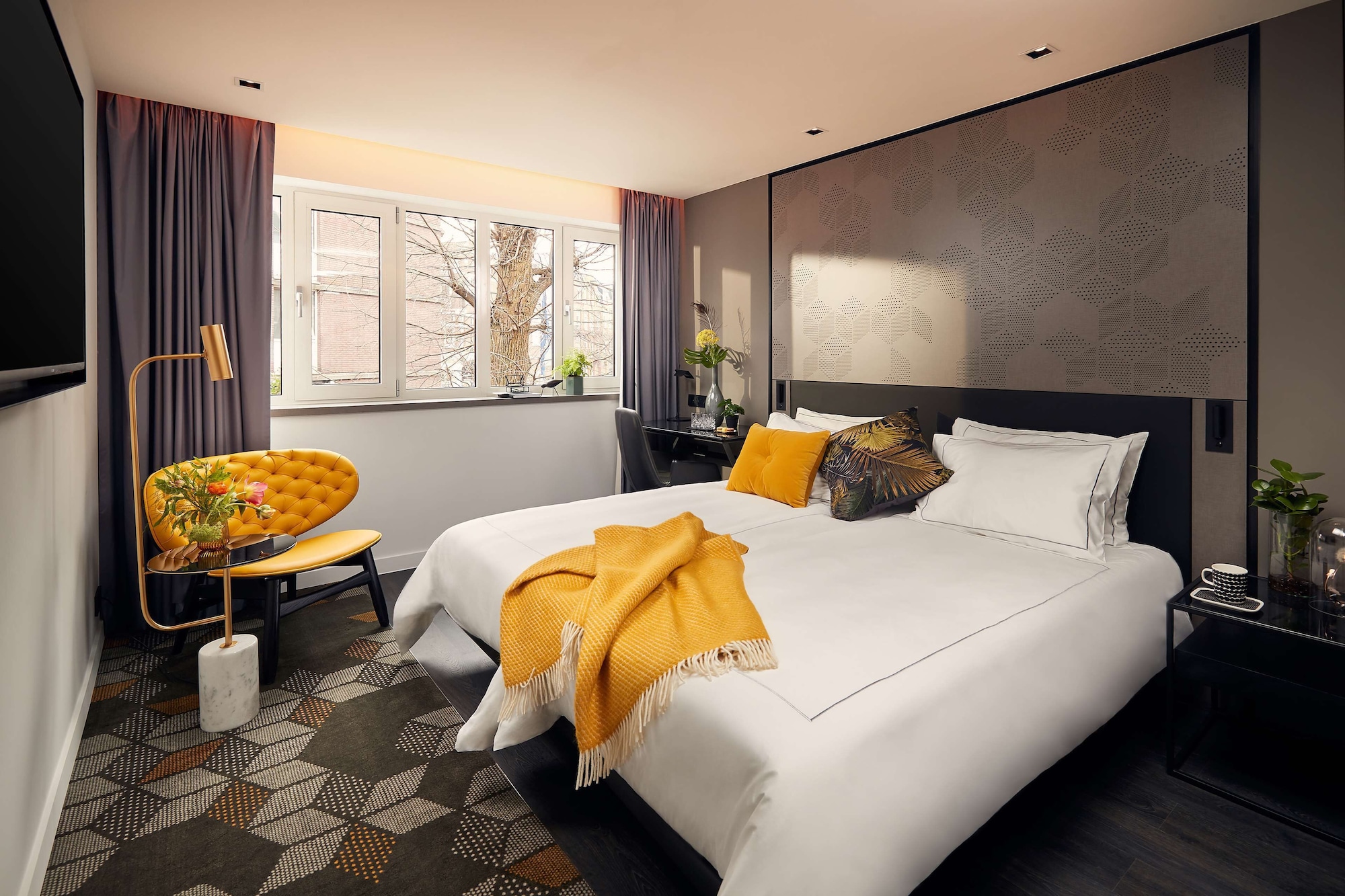 DELUXE, TWIN BEDS