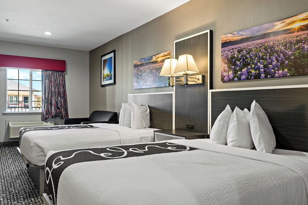 Paris Inn Suites 14/33