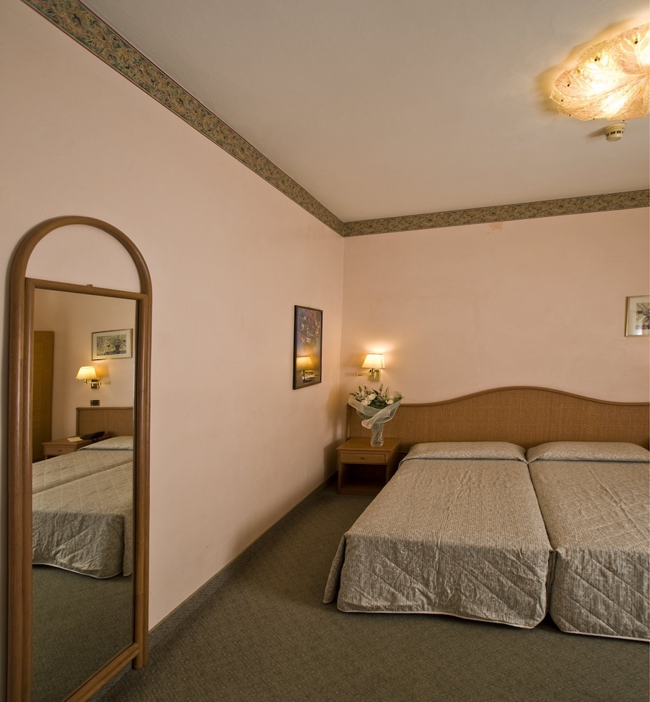Villa Tiziana Hotel 20/45
