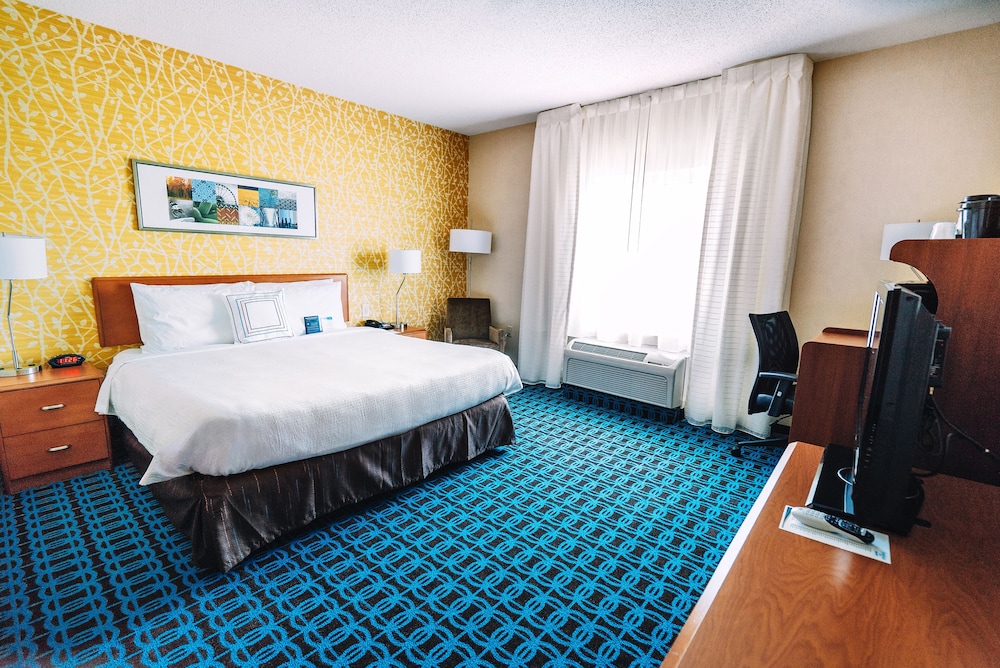 Fairfield Inn Medford Long Island 15/50