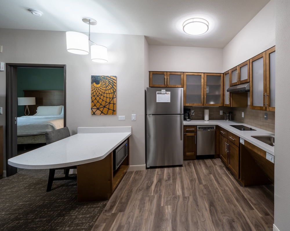 Staybridge Suites Houston East - Baytown 62/76