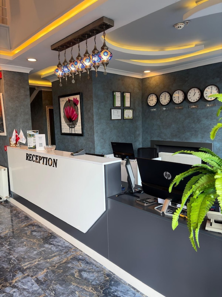 Simal Hotel 10/50