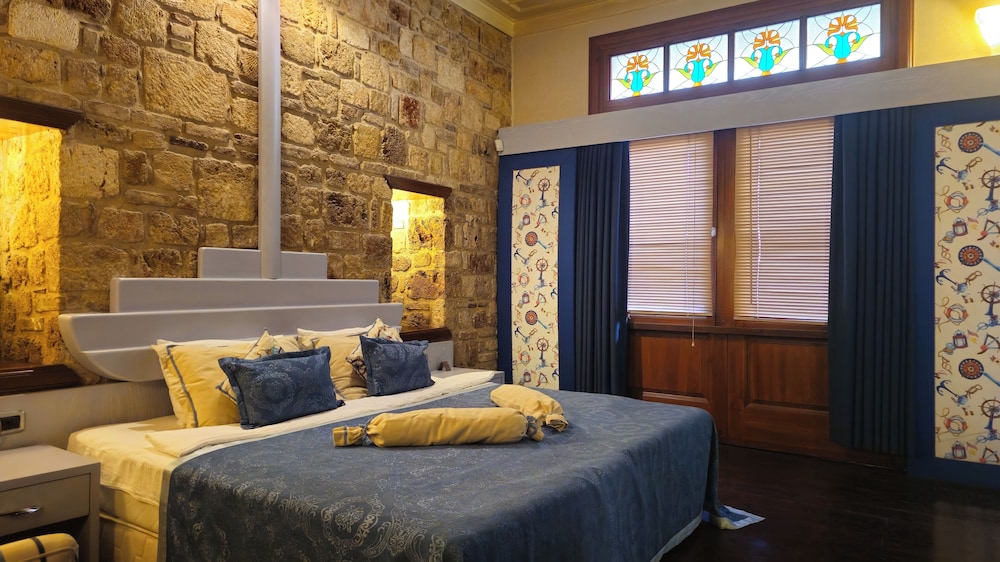 MEDITERRANEAN, SUITE