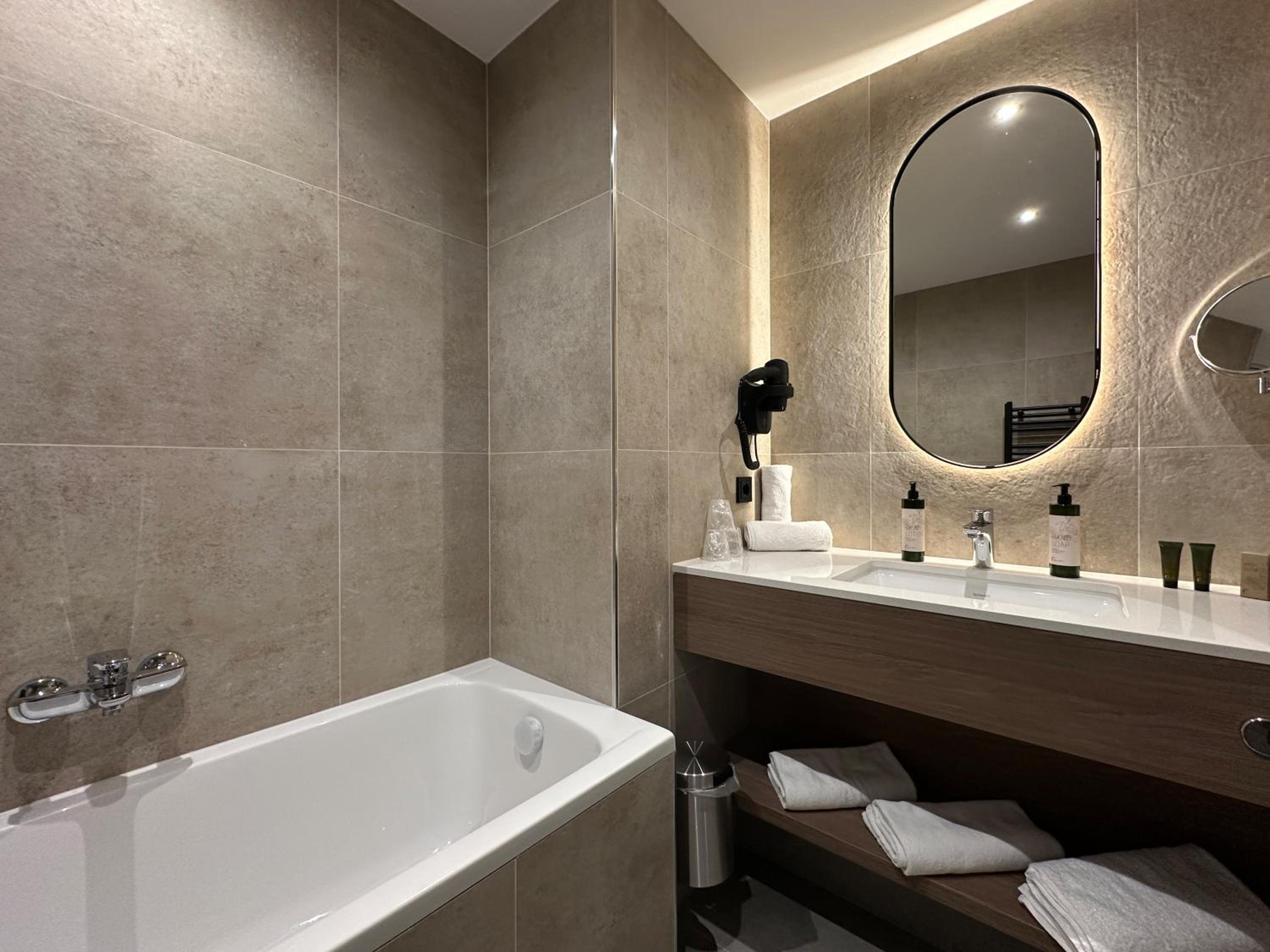 جناح عائلي، Van der Valk Hotel Gladbeck 4/8