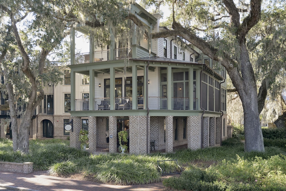 Montage Palmetto Bluff 8/78