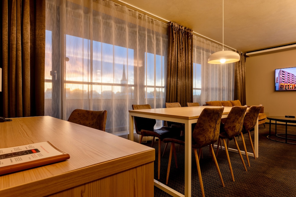 Metropol Spa Hotel 51/63