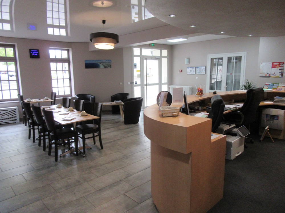 Sorti P Tit Dej Hotel Saintes 34/50