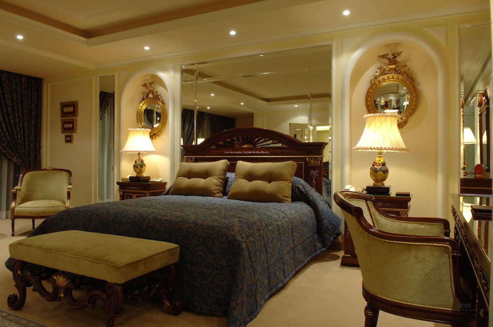 Regency Palace 19/71