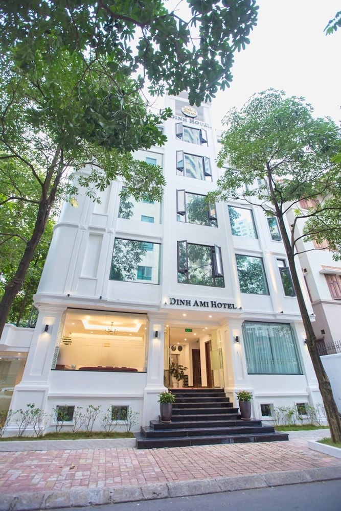 Dinh Ami Hanoi Hotel 3/63