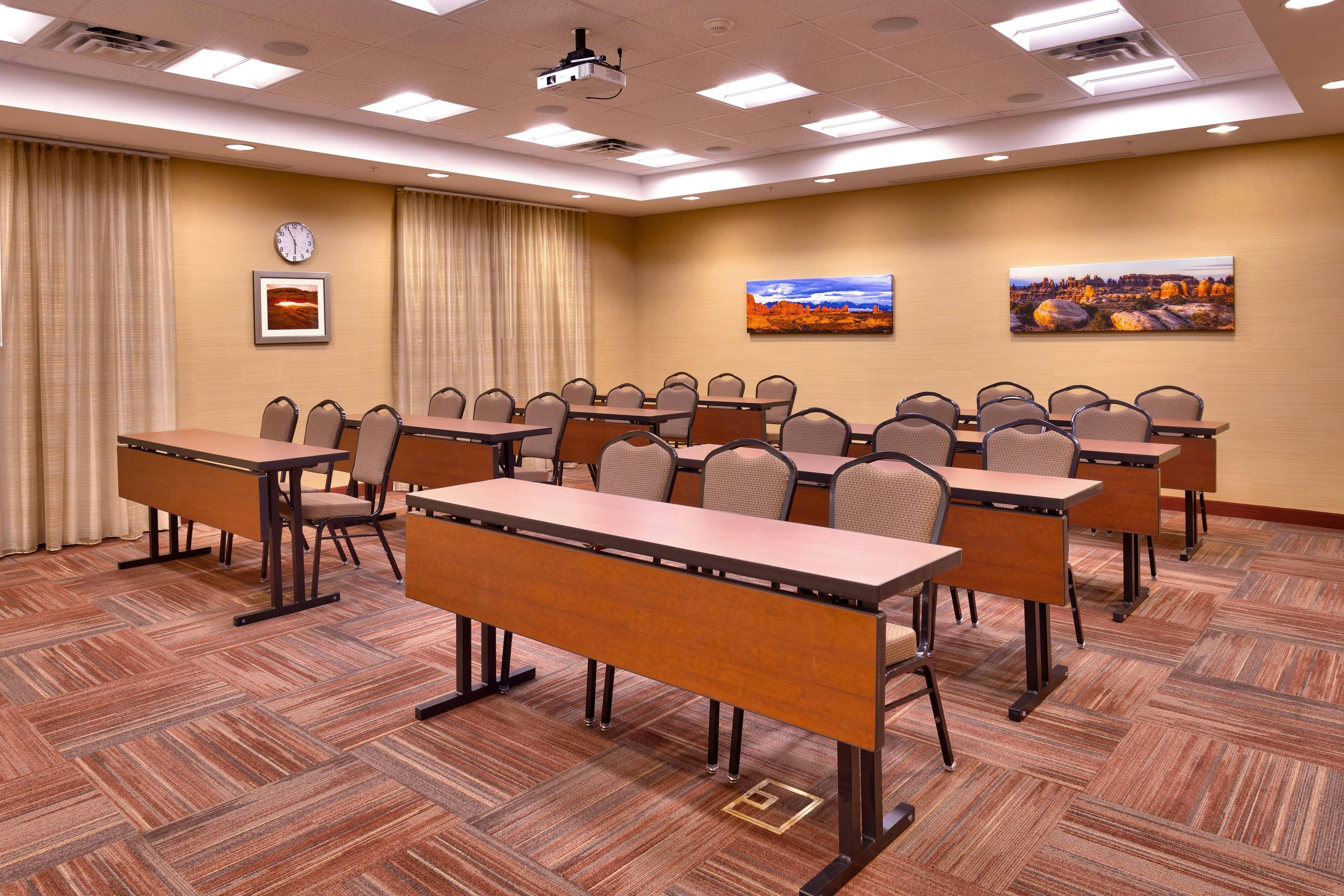 Fairfield Inn Suites By Marriott Moab 3/6