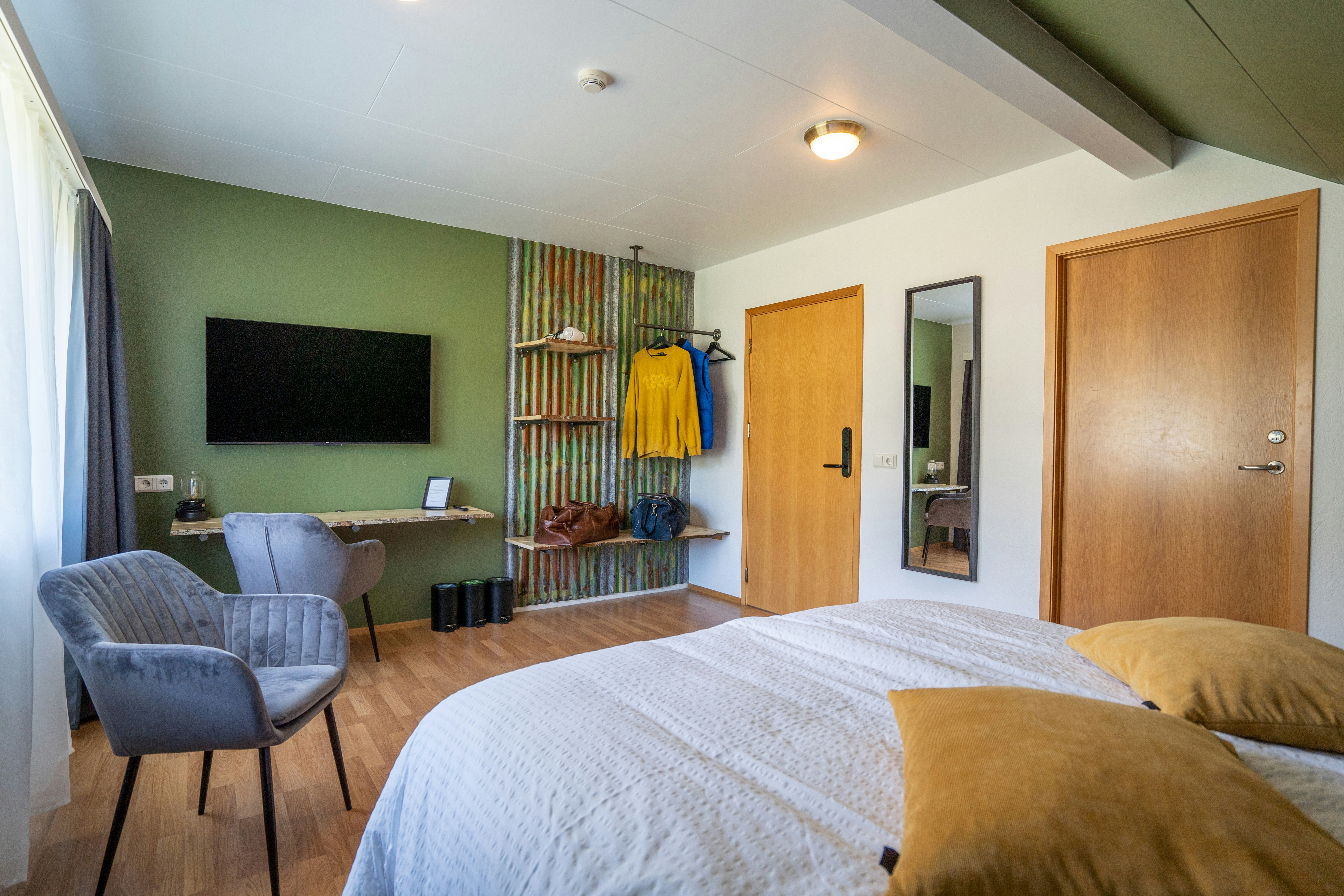 غرفة بسرير مزدوج بإطلالة على الجبل، Hotel Breiodalsvik 5/8
