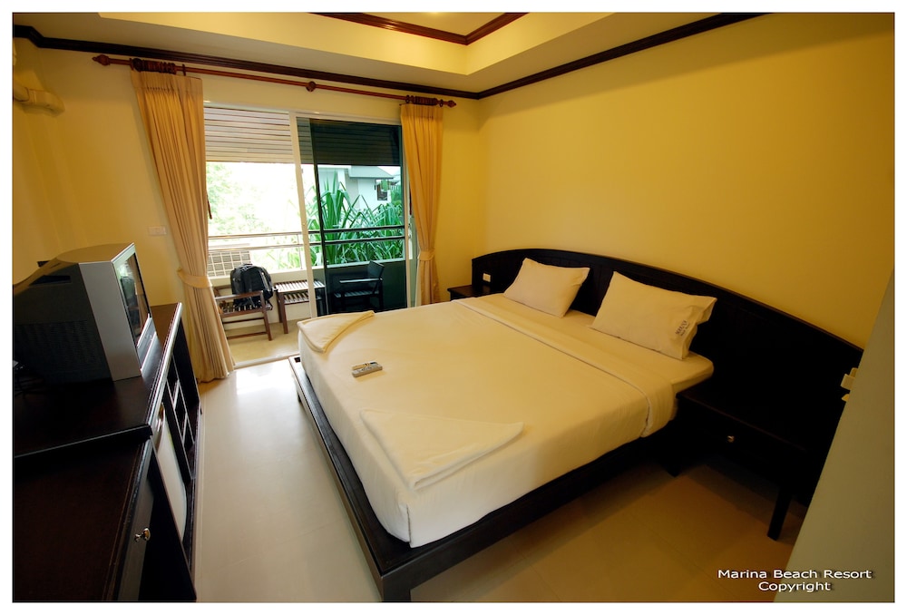 Marina Beach Resort 27/65