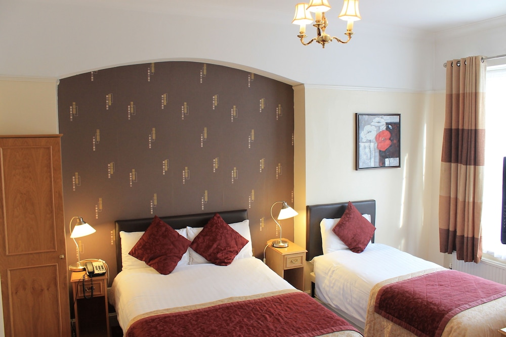 ROOM, TRIPLE