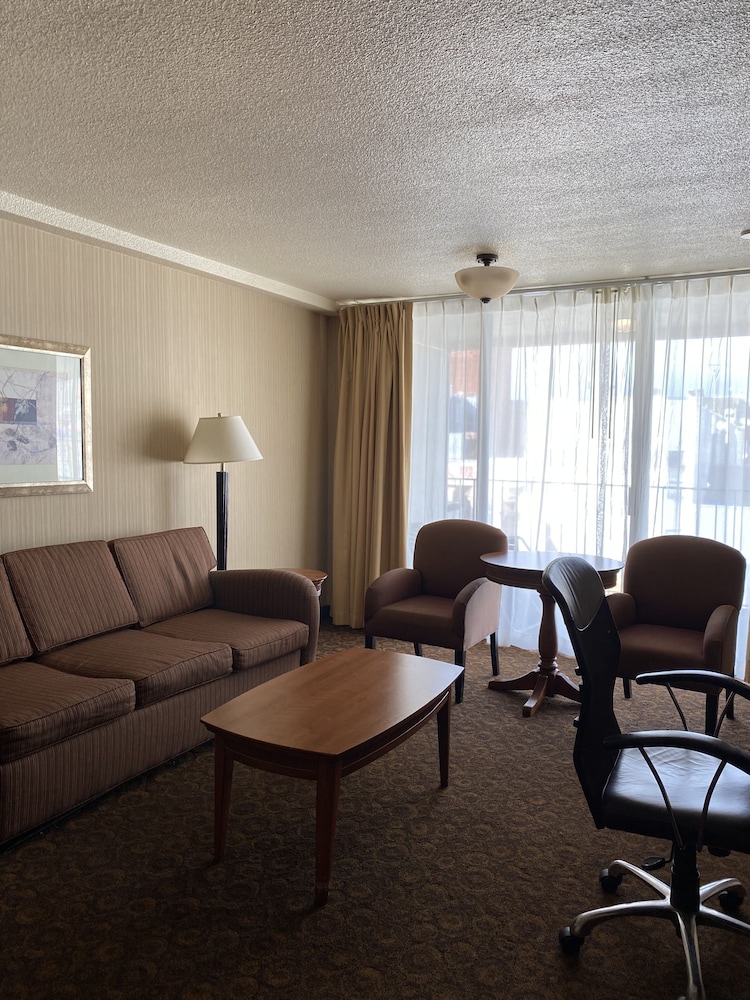 Royal Pacific Motor Inn 34/59