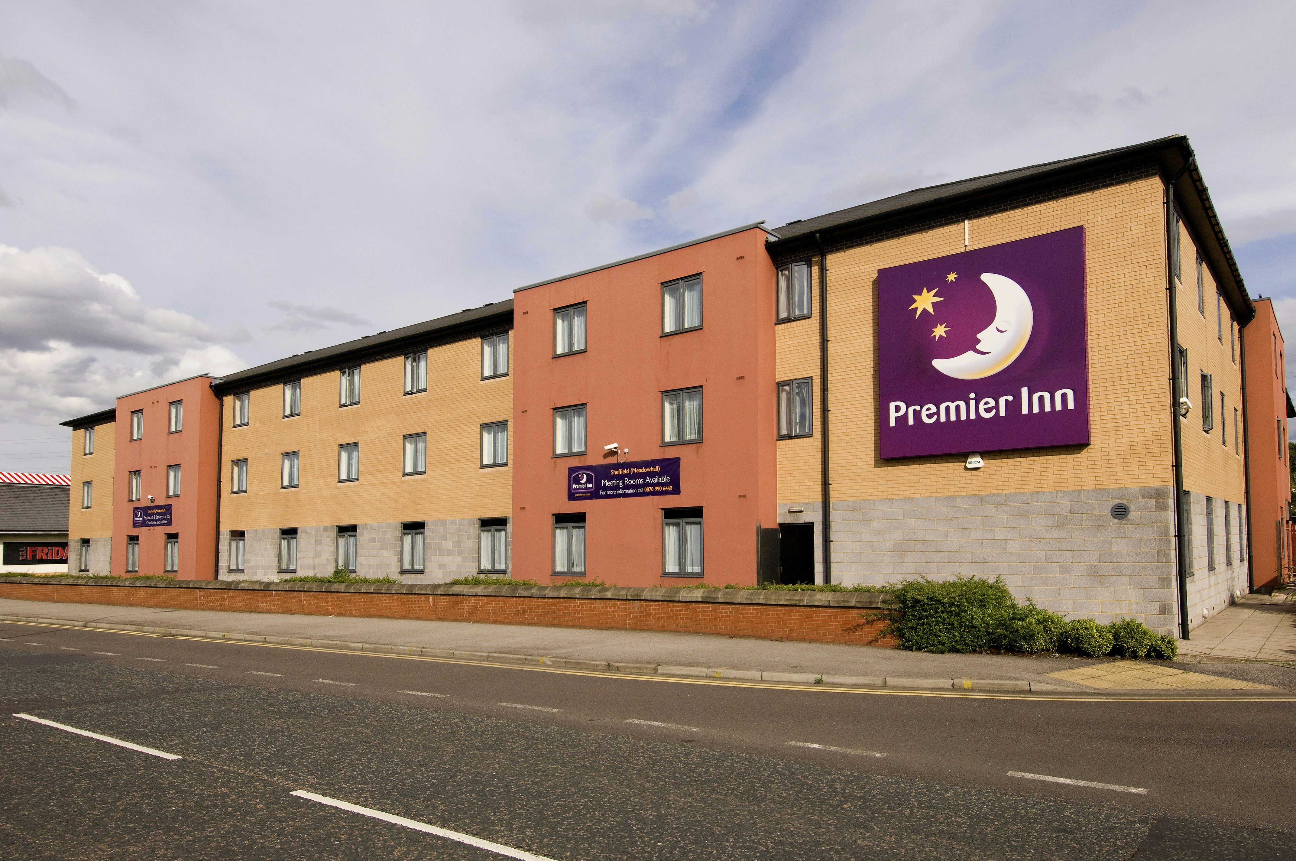 Premier Inn Sheffield Meadowhall 19/22