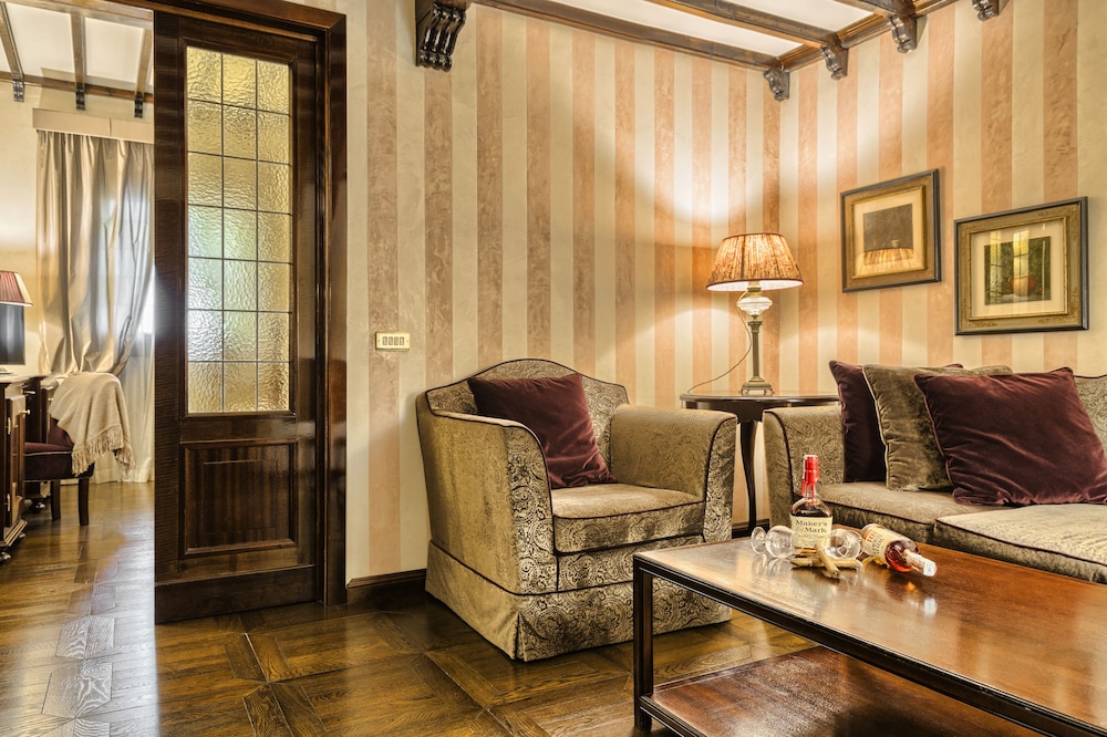 Grand Baglioni Hotel 54/77