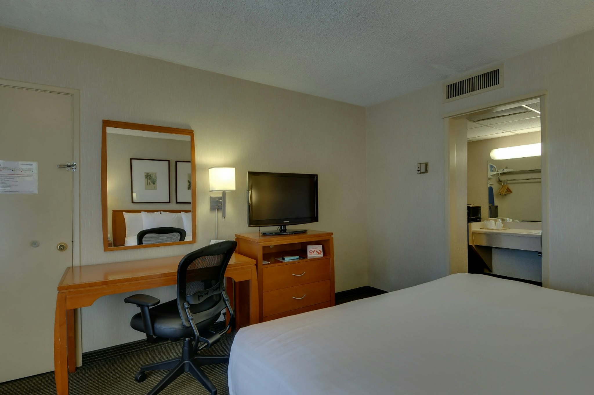Vagabond Inn Glendale 24/28