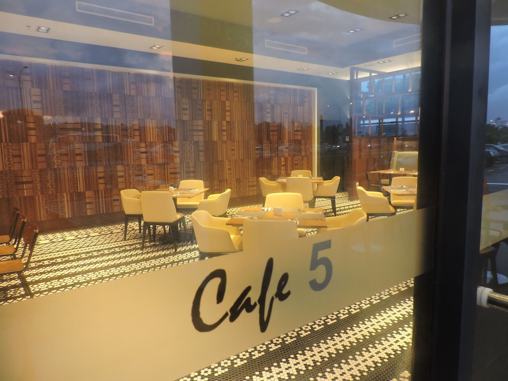Hotel No5 30/52