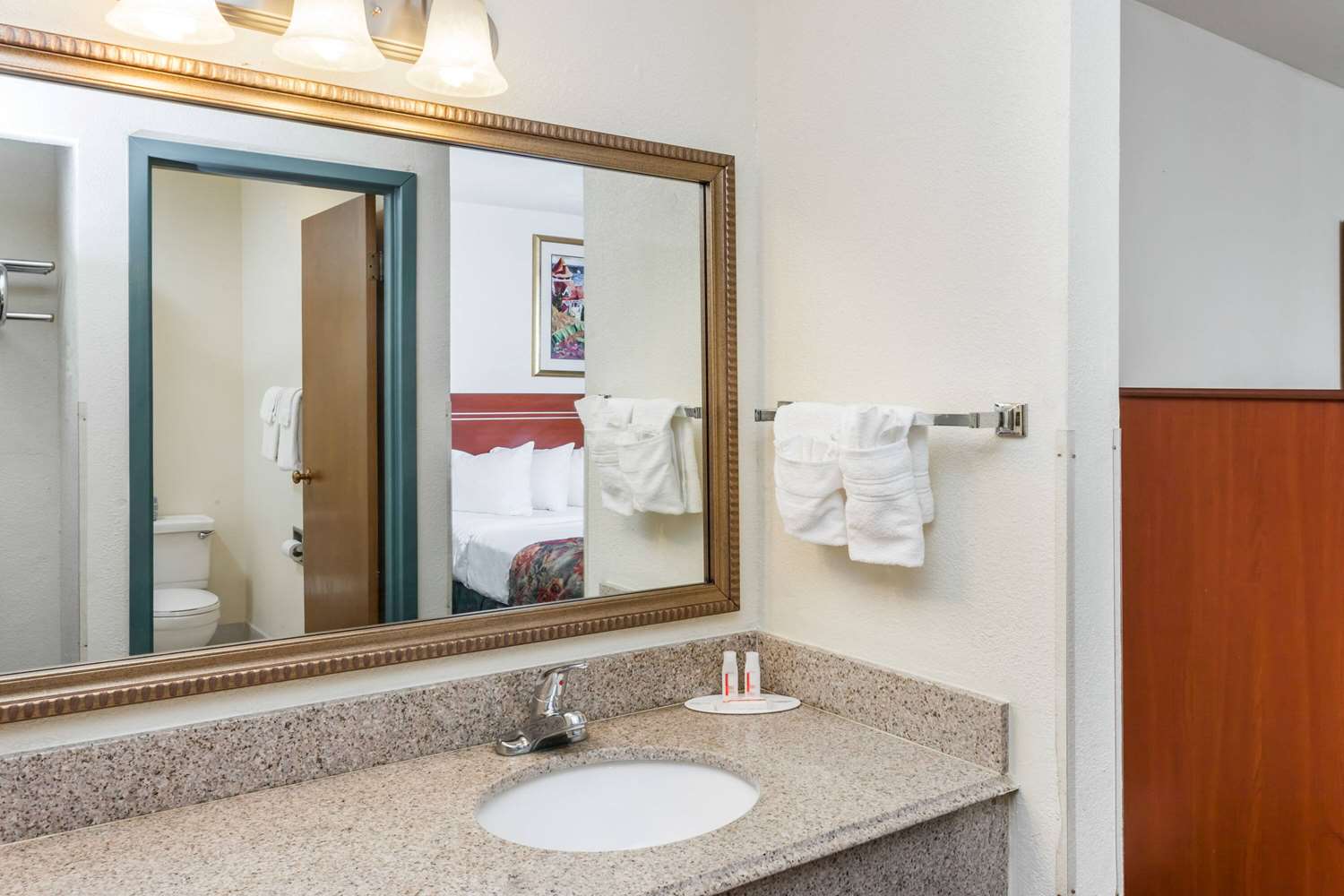 Fairbridge Inn Express Decatur IL 32/34