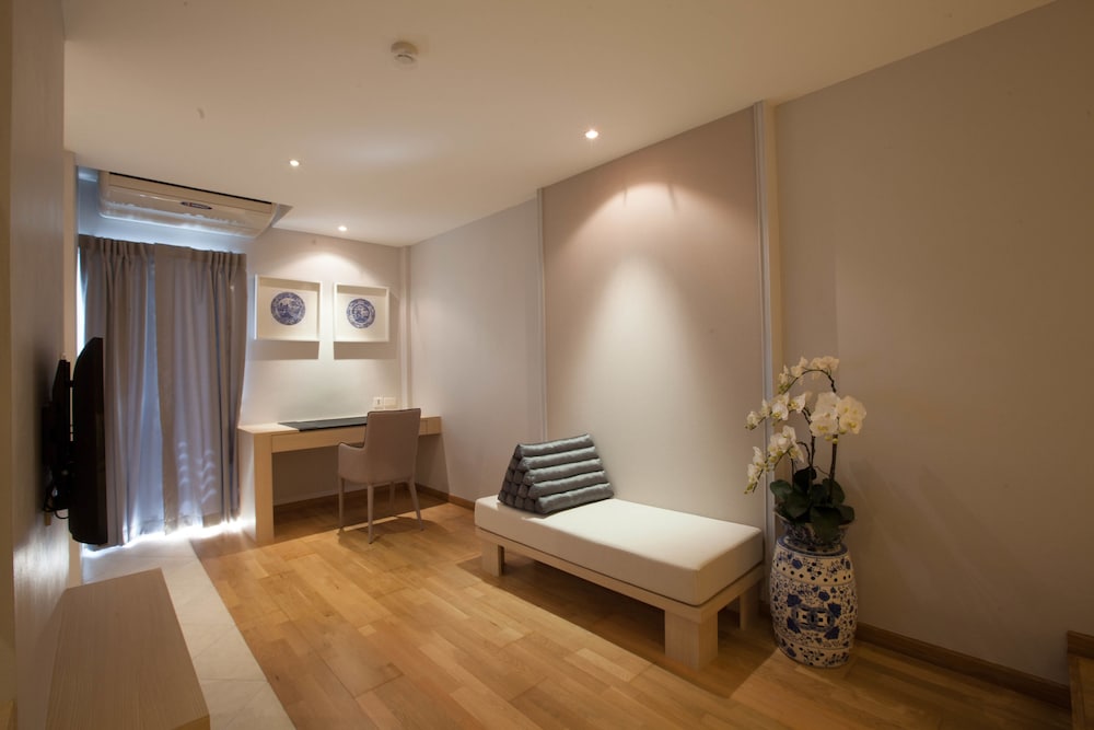 K MAISON BOUTIQUE HOTEL 36/48