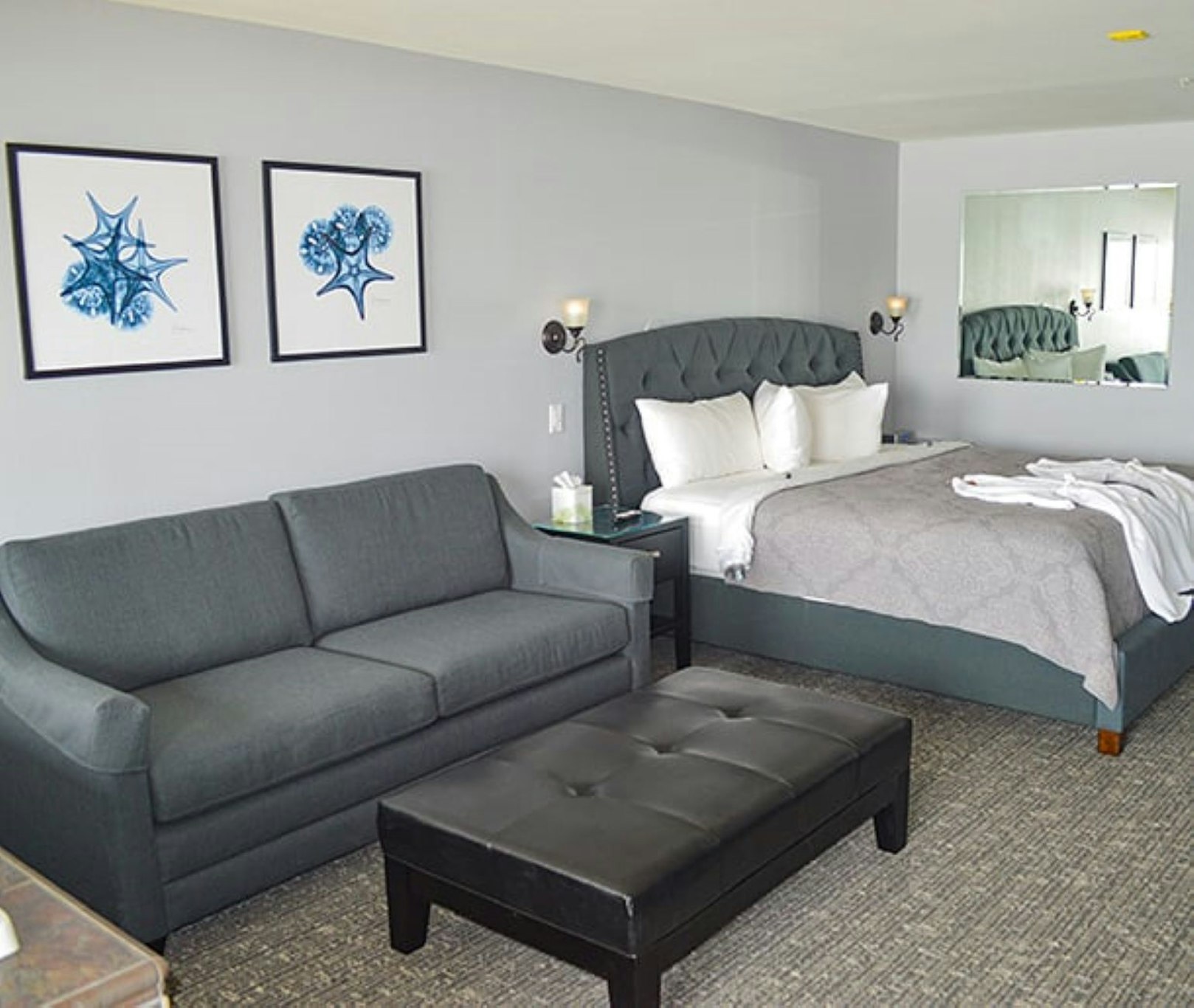 Starfish Manor Oceanfront Hotel 3/8