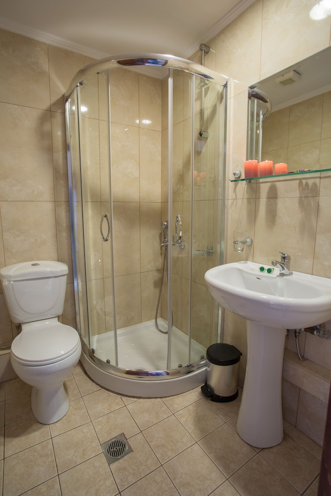Theofilos Hotel 42/49