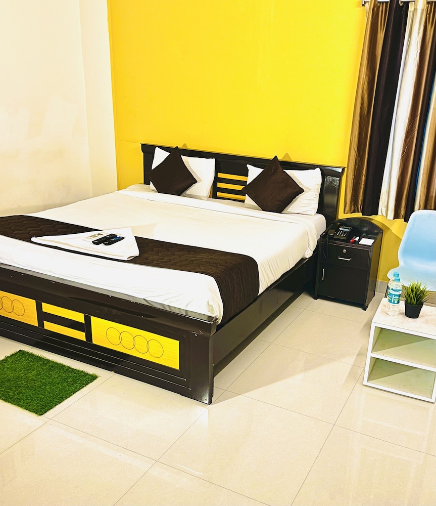 DELUXE, SUITE