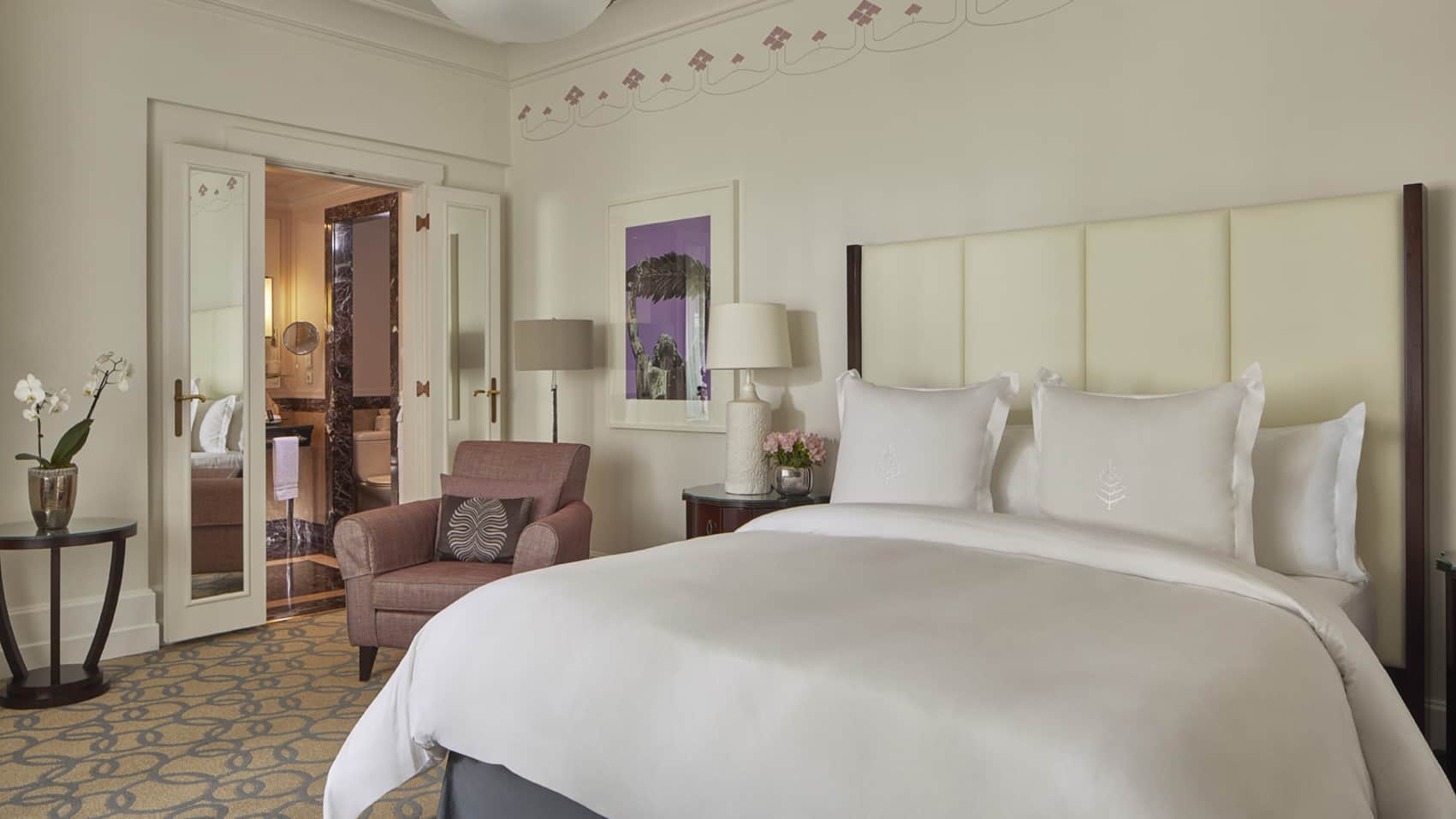SUPERIOR, KING BED