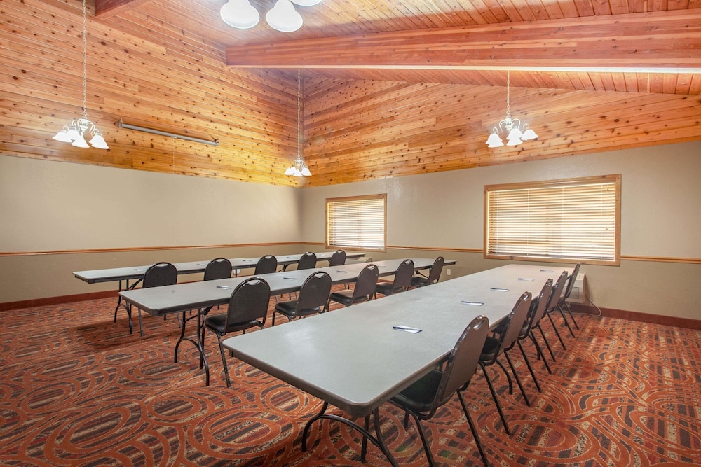 Americinn By Wyndham Cloquet 30/34