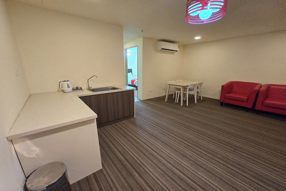 K3 Formosa Hotel 43/51