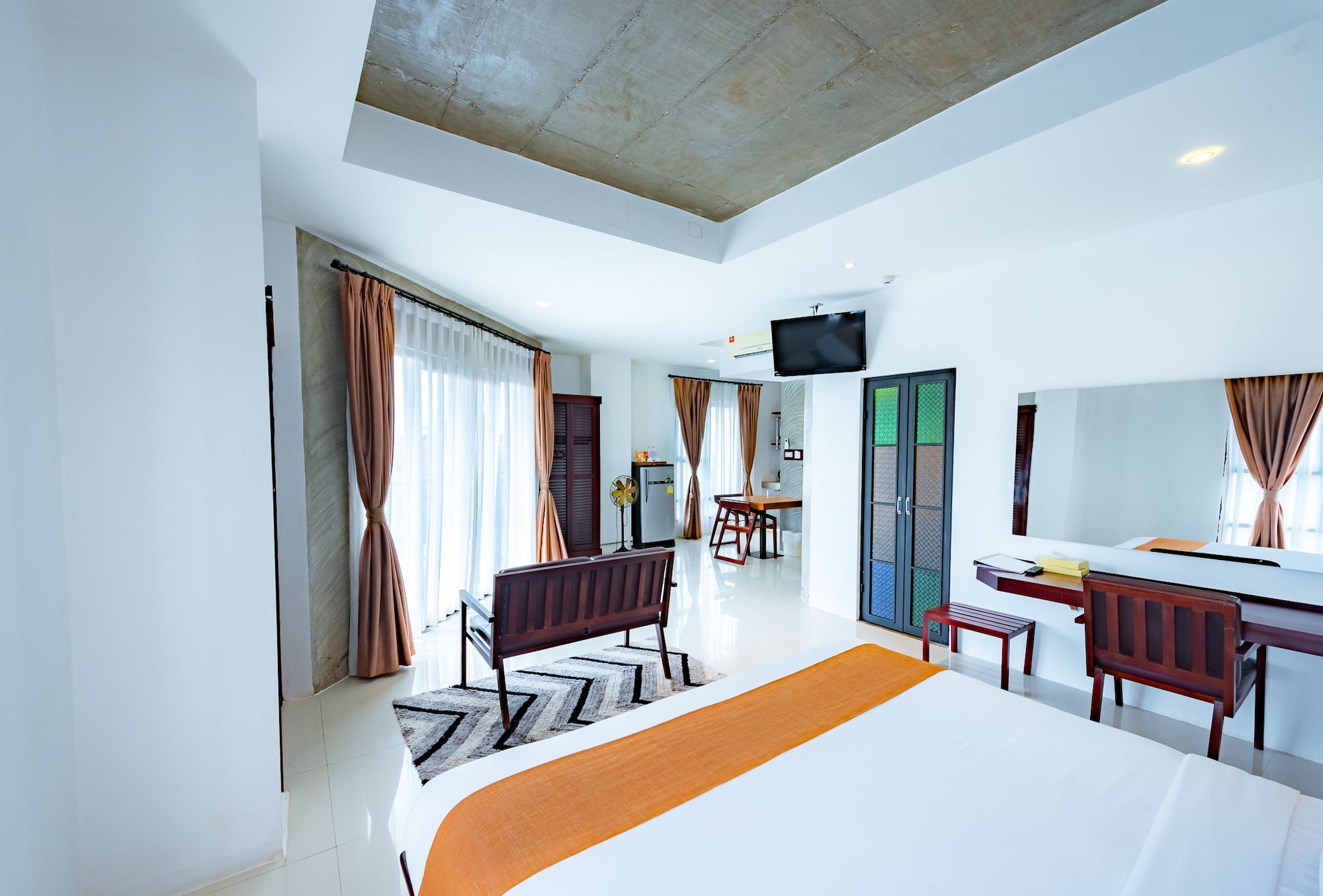 JUNIOR SUITE