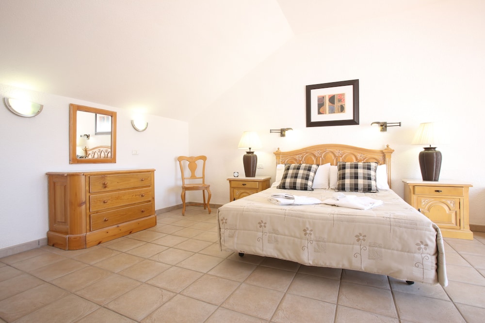 Beverly Hills Suites - Excel Hotels & Resorts 14/73