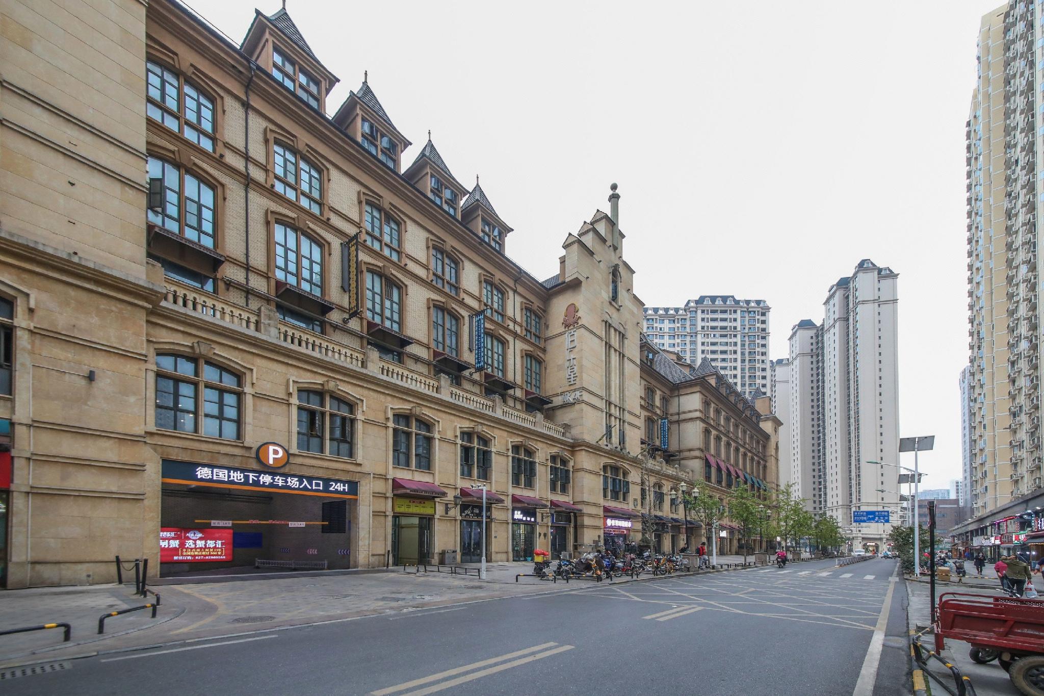 Lavande Hotel (Wuhan Guanggu Pedestrian Street ,Huake MTR Station) 27/31